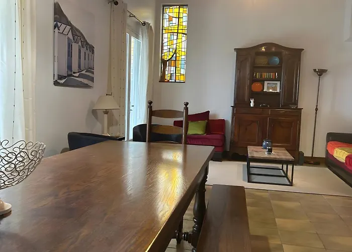 10 De La Noë Et Piscine